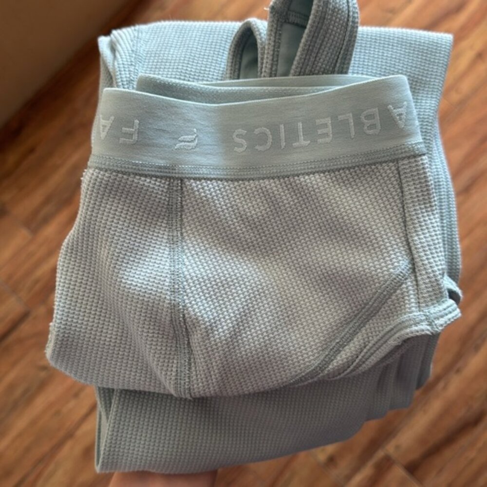 Fabletics Active Set Aqua - Picture 11 of 11